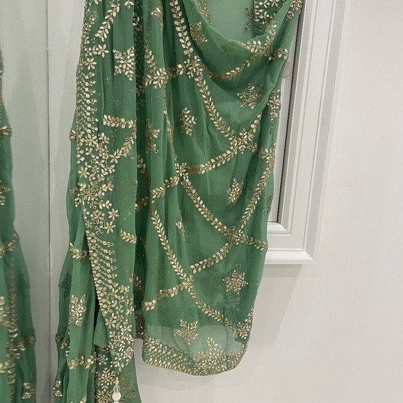 Seema gujral gown set - Picture 1 of 6